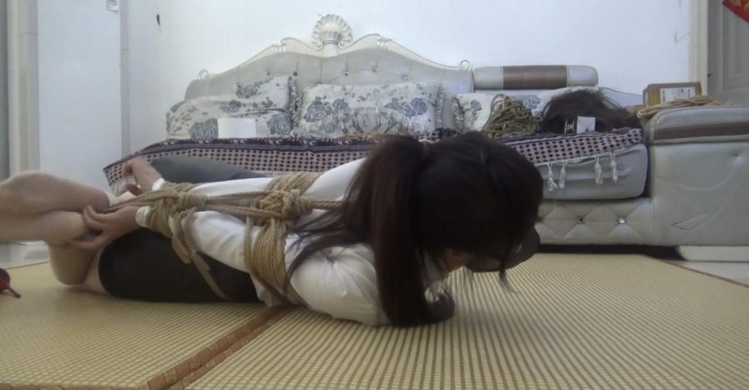 【佳怡】性感职业装红底高跟鞋➕油亮丝袜 超紧直臂驷马缚➕zdb折磨 酸酸麻麻又很疼让妹子痛不欲生 ➕tk ➕踩➕扯头发-5 【佳怡】性感职业装红底高跟鞋➕油亮丝袜 超紧直臂驷马缚➕zdb折磨 酸酸麻麻又很疼让妹子痛不欲生 ➕tk ➕踩➕扯头发-5