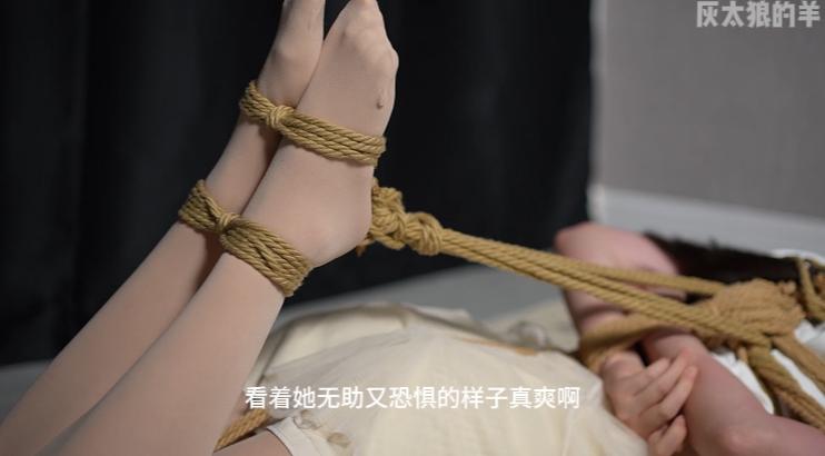 乖巧妹妹第一次捆绑后戴口枷崩溃大哭-7