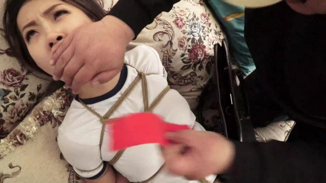 逍遥定拍:肉丝美女林艺逃脱未遂惨遭二次捆堵(五花驷马、连裤袜棉袜塞嘴、胶布绷带多重缠绕封嘴、封眼)-12 逍遥定拍:肉丝美女林艺逃脱未遂惨遭二次捆堵(五花驷马、连裤袜棉袜塞嘴、胶布绷带多重缠绕封嘴、封眼)-12