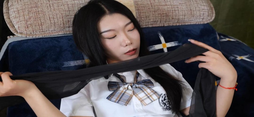 温婉主演《自缚危机》下班到家无聊,拿起手机无意间看到捆绑图,便网购了口球绳子玩起自缚,坏人入室绑架,大号口球堵嘴,被坏人绑成驷马奔溃-5 温婉主演《自缚危机》下班到家无聊,拿起手机无意间看到捆绑图,便网购了口球绳子玩起自缚,坏人入室绑架,大号口球堵嘴,被坏人绑成驷马奔溃-5