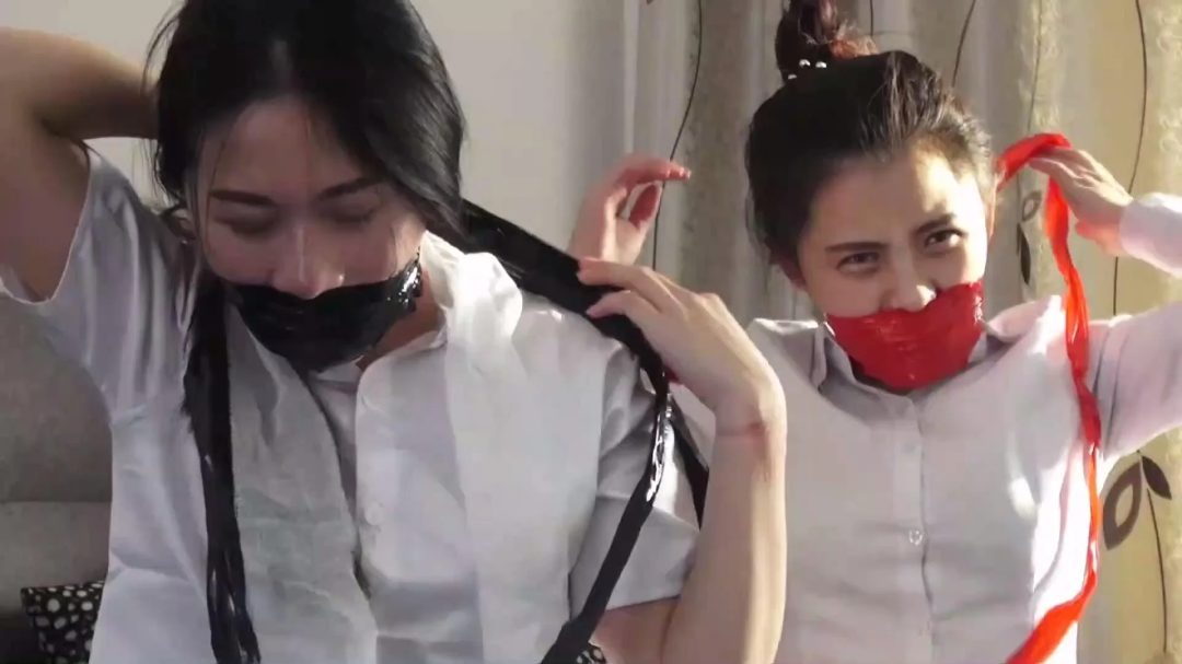 双女挣脱捆绑解除塞嘴封堵专辑-9