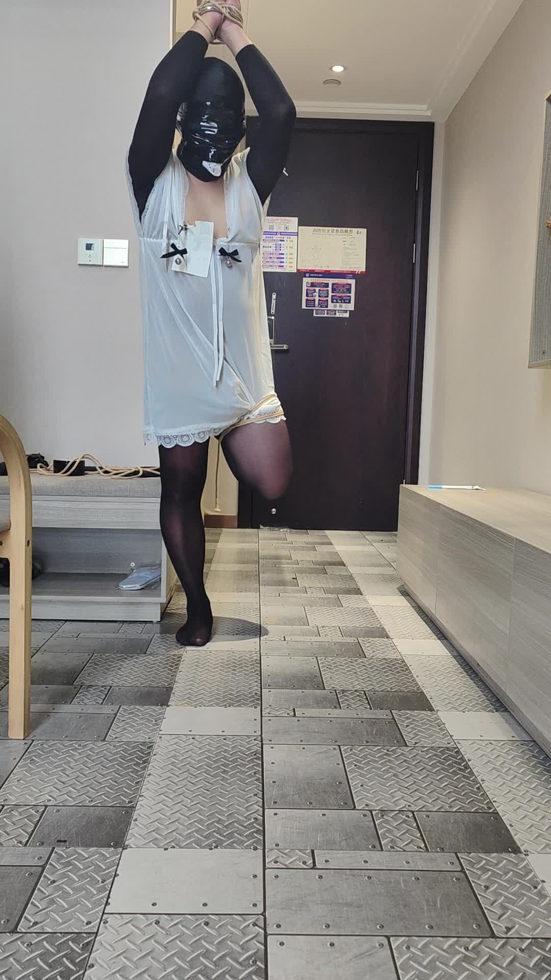 伪娘男M首约安妮女王-3