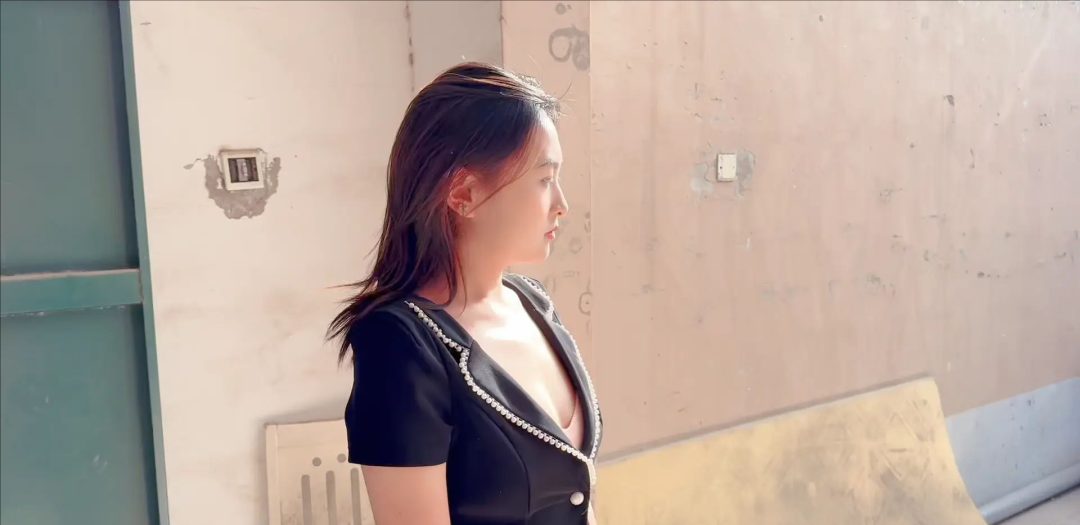 媚娘工作室-失业白领失足沦为肉货1/2（粉丝剧本）-9