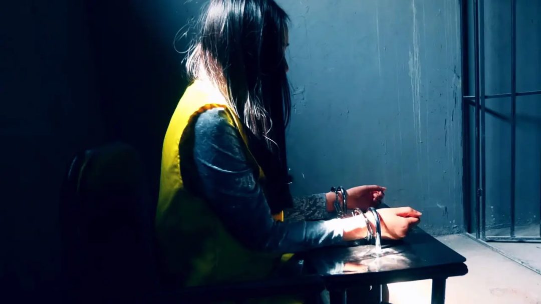 《女魔头的末日 》 第一集 一群女魔头为了金钱杀人不眨眼-6