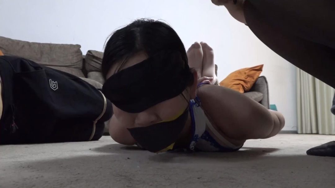 逍遥定拍:捆绑打赌游戏骗局之夫妻连缚(李然欺骗捆堵林丹丹和锁哥)-6 逍遥定拍:捆绑打赌游戏骗局之夫妻连缚(李然欺骗捆堵林丹丹和锁哥)-6