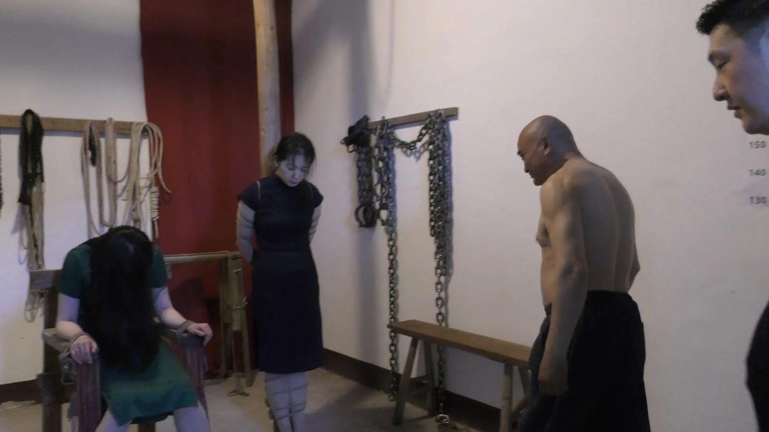 英勇姐妹花-8