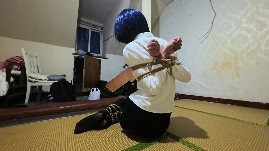 后手缚并腿ol制服挣扎-2
