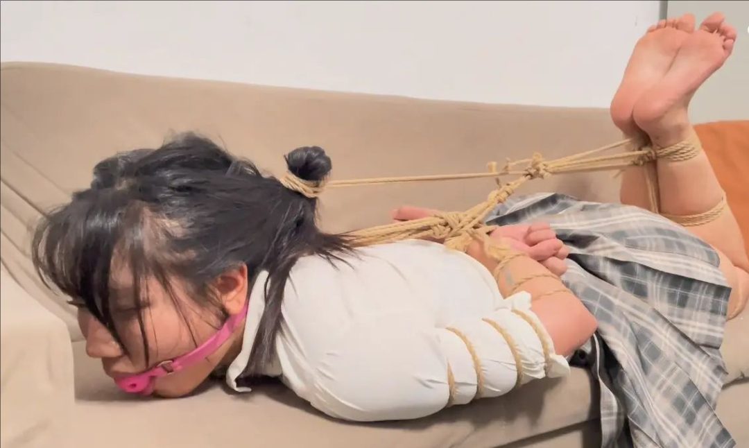 公司的套路 捆绑 抽打 控制 玩弄 口求 驷马 流口水 海老缚 折磨-5