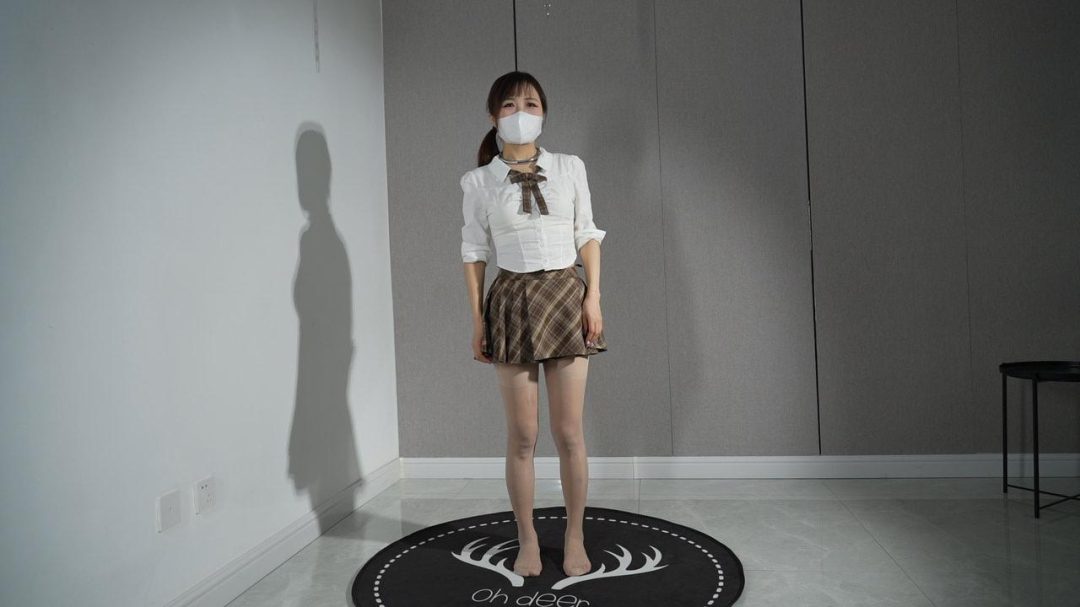 【灰太郎的羊】约拍‘写真’却被莫名其妙“站立吊颈➕前手吊缚”折磨，TK挠痒痒惩戒不断-1