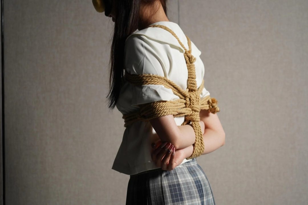 妹妹第一次体验绳缚是怎样的？-5