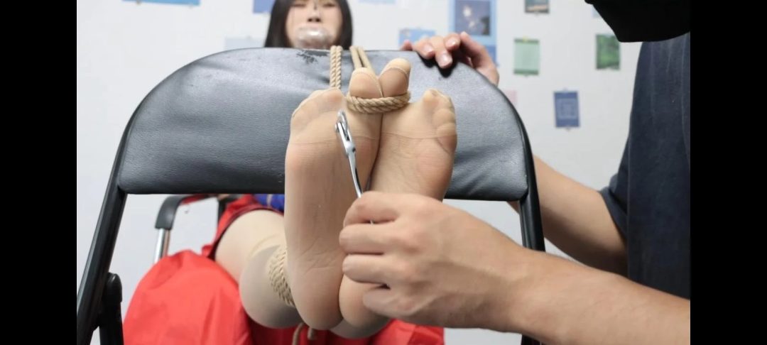 【得意客订拍】恩可 椅子缚 脚趾缚 挠脚心 电击 翻白眼 挠腋下 定身 奴隶水-1