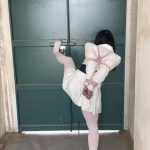 被发现的白丝女盗窃贼