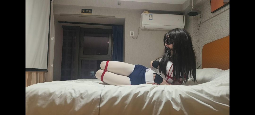 伪娘体操服挣扎 捂晕 蒙眼 伪娘 体操服-6