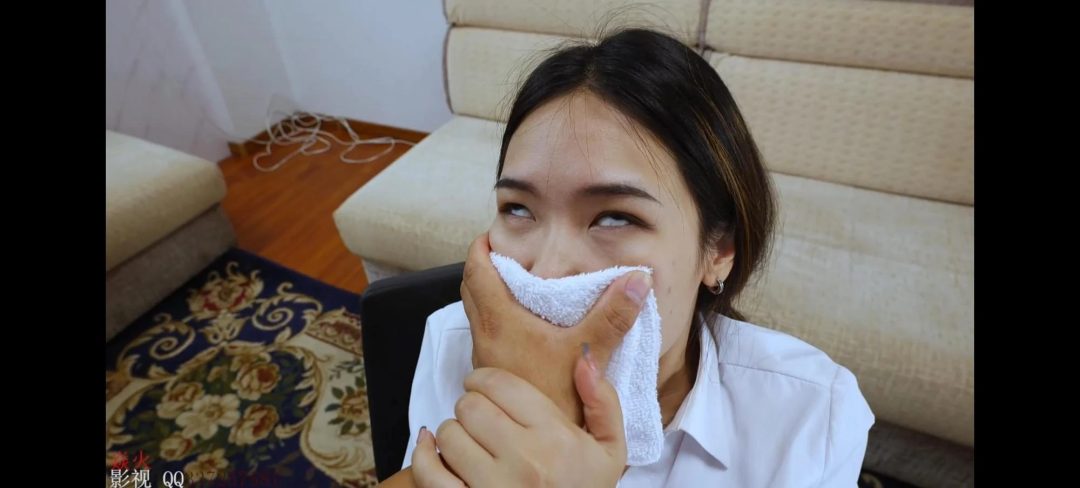 肉丝职业装美女教师的噩梦-1
