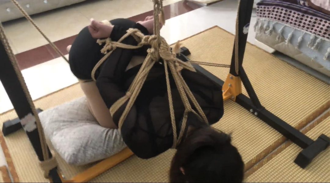 定拍很惨的缚 性感黑丝遮羞衣 超短裤 高跟鞋肉丝➕对镜拍➕日式捆绑➕吊缚-4 定拍很惨的缚 性感黑丝遮羞衣 超短裤 高跟鞋肉丝➕对镜拍➕日式捆绑➕吊缚-4