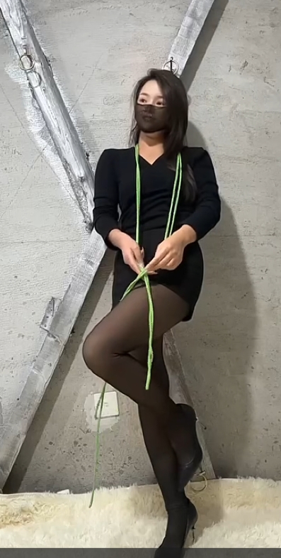妈咪第一期，先来个黑丝高跟捆绑热热身-3