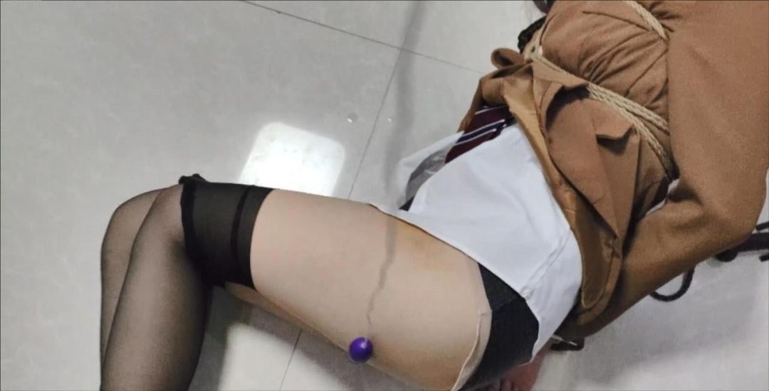 优秀新人可儿，黑丝JK少女第四集：口舌训练的搬运目标完成很给力，特殊的奖励，手铐、TT、口球、红唇、娇喘的魅惑、逐渐深入的TJ游戏，迷失的少女-9