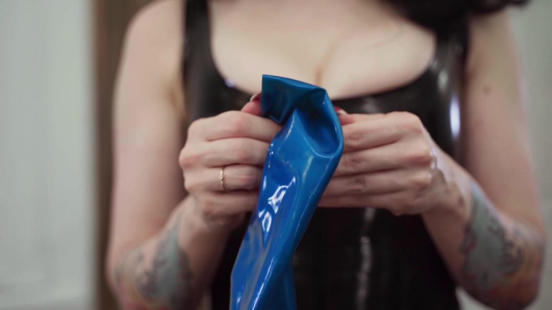 Fitting of blue latex gloves ASMR-4