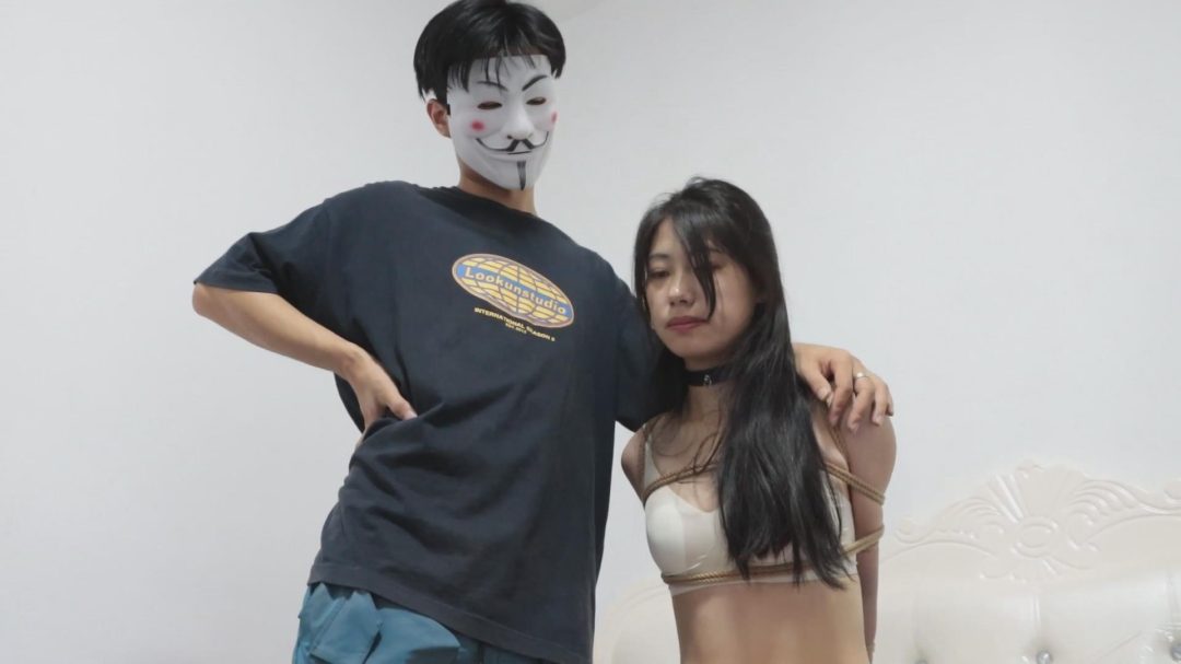 【双人内衣本】【得意客定拍】《女拳师姐妹之凋零百合花3》复刻RF经典游戏，双人虐足盛宴+XX口塞与原味堵嘴的角逐-14