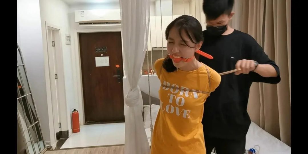 莞尔定拍 口球口环一起上 口水直流 上集-1
