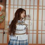 新模小璇《日式极限驷马》大学生小璇，第一次体验绳艺，腰和腿的柔韧都比较软，虽然劈叉对她没有难度，但是她第一次接触极限驷马，说疼，放置留她一个人在房间，驷马绑的太紧，只能看见她扭动的身体，任凭口水流。