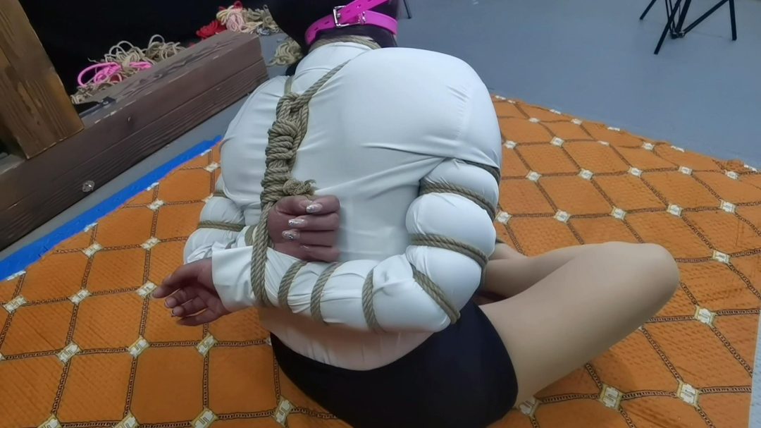 李然五花,紧缚大口球日式口夹驷马,后高手大口球紧缚挣扎,越挣扎越舒服,缓解压力的好方法...-4