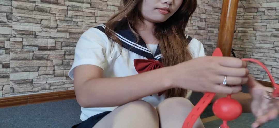 大学生妮妮试镜，大号口球堵嘴《后手观音和直臂并腿海老缚放置》绑得只能扭动完全动不了，大号口球把小嘴塞满撑到极限，受不了，只能挣吟叫解开-10