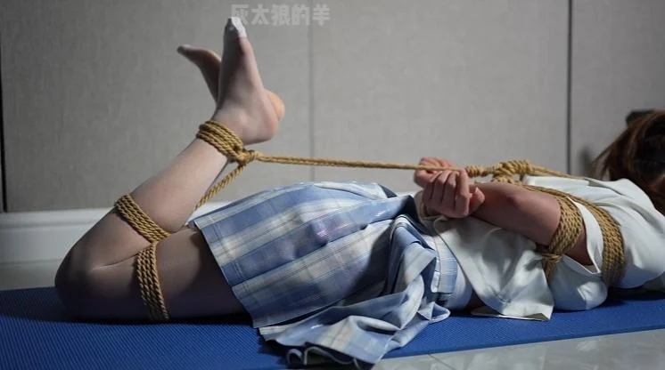 清纯妹妹赴约当绳艺模特的一天-11