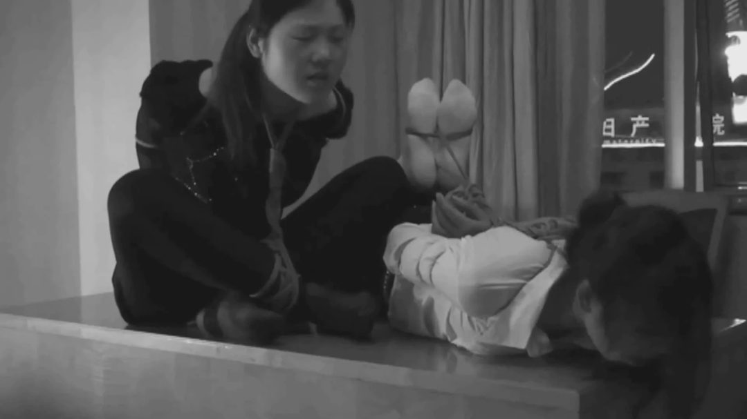遥大制作《暗网04完结篇》，被暗网的买家买走的美女们都过着生不如死的日子，可是还是有人不断中招...-5