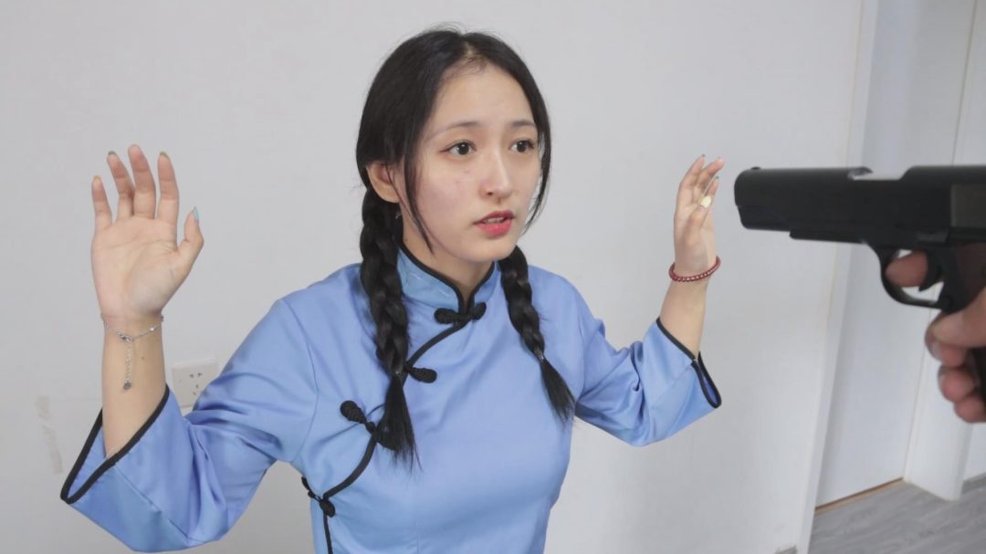 【得意客定拍】《女演员之假戏真做》影视剧太假了?大明星不满意?来给晓彤上点真家伙!-3 【得意客定拍】《女演员之假戏真做》影视剧太假了?大明星不满意?来给晓彤上点真家伙!-3