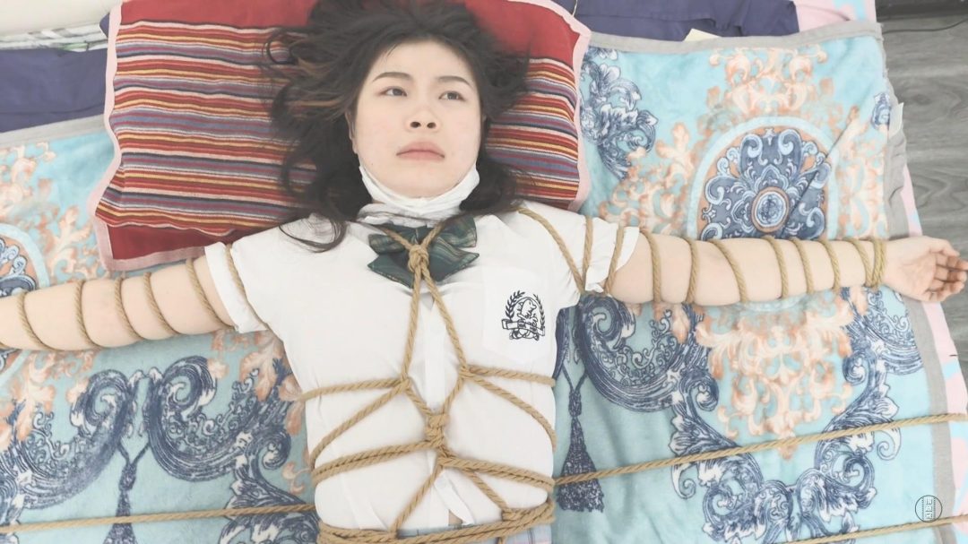 DID剧情片《变态继兄》（下）被继兄囚禁折磨的女孩，即使屈服也难逃魔爪蹂躏……-8