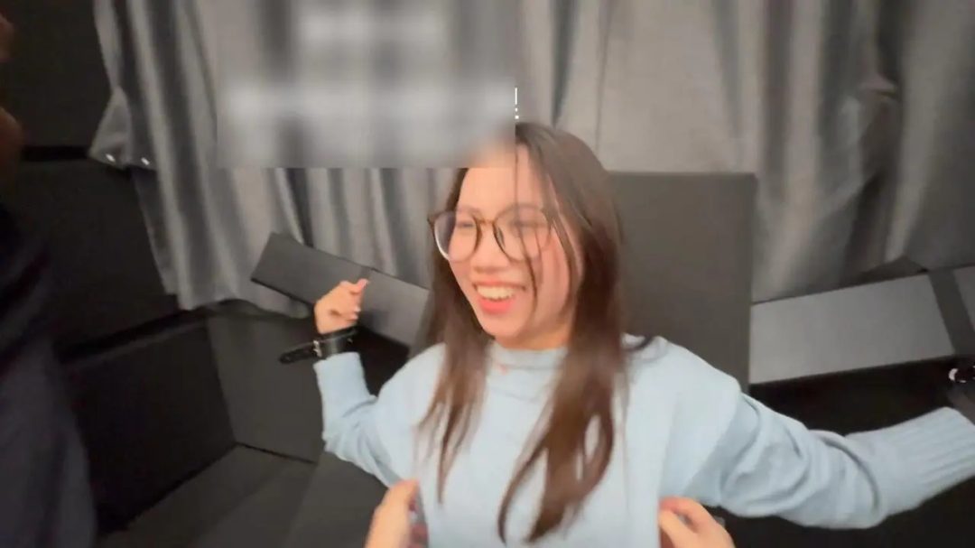 被挠哭的演员小姐姐-3