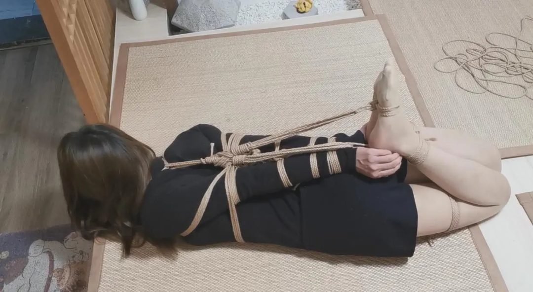 奥特曼也很酷 ：5个新妹子合集！-13