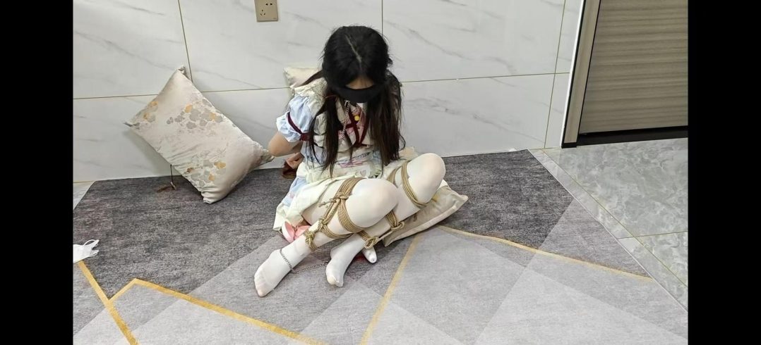 萝莉少女惨遭捆绑调教-5
