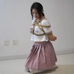 【灰太狼的羊】游戏环节JK美女屡屡出错，脚底蓝砖全被抽走，最终惨遭