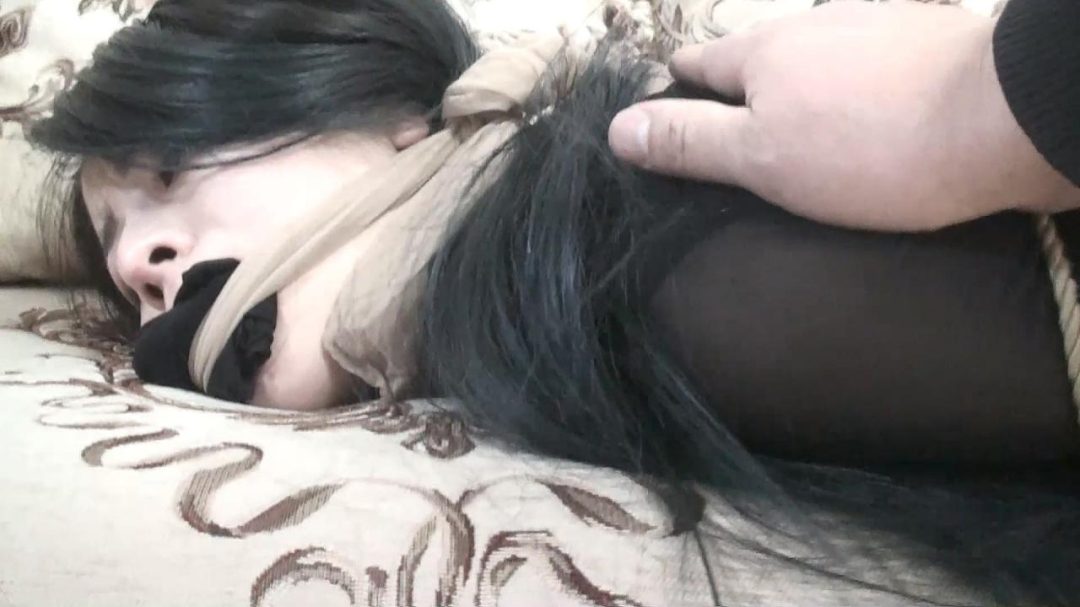 逍遥定拍~猥琐男第一人称视角持枪入室劫持大美女韩懿01;原味堵嘴,迷晕,白丝TK-12