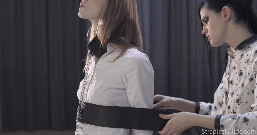 Mia Explores the Ties That Bind-1