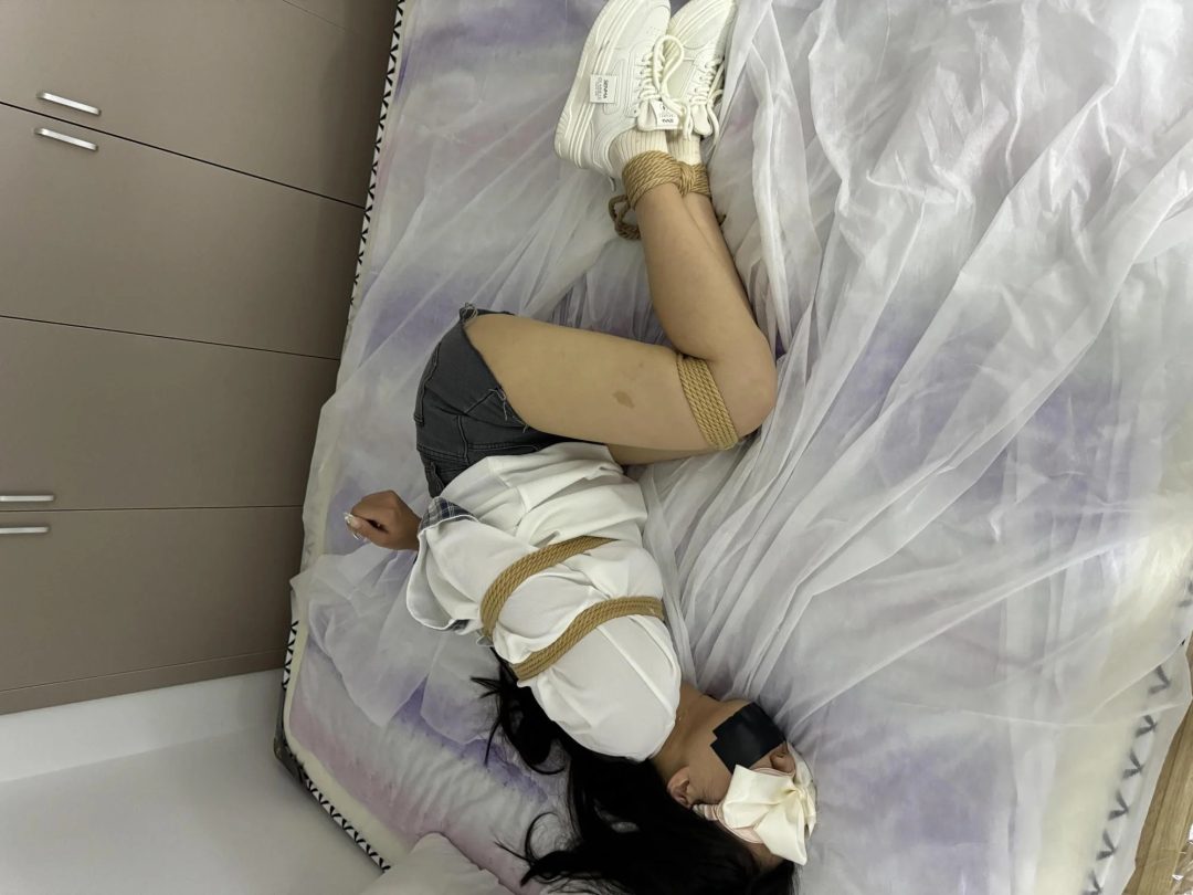日常装被绑在床上挣扎-2 日常装被绑在床上挣扎-2