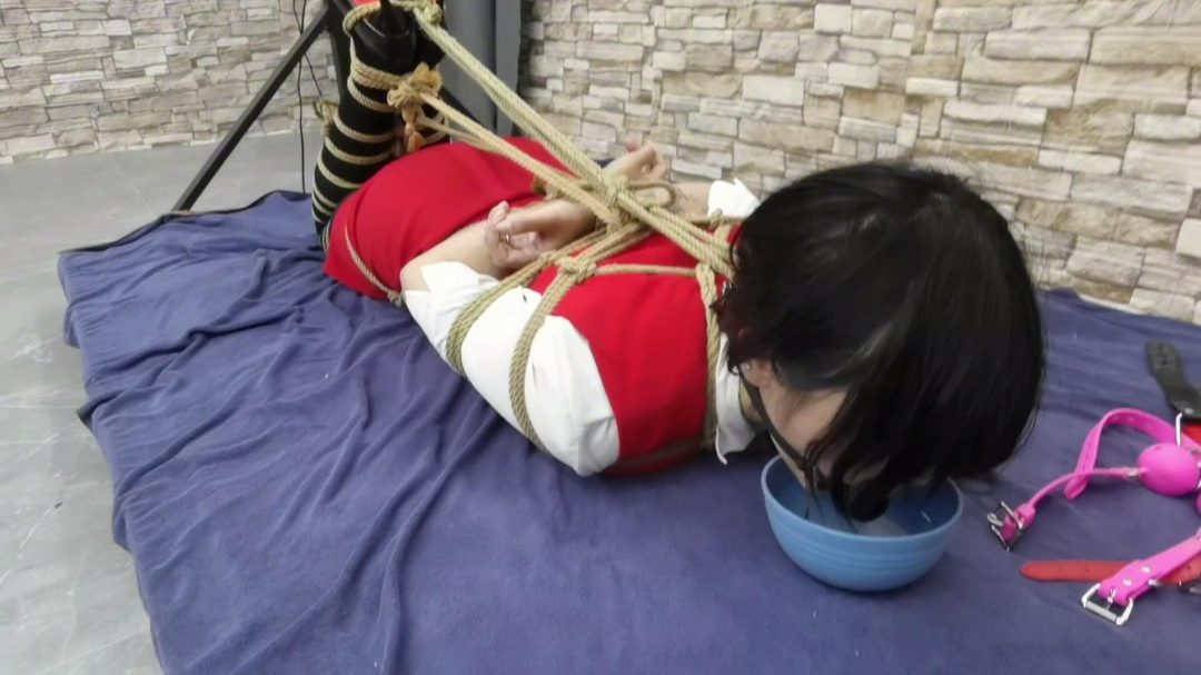 曼妮今天要挑战十种口的玩具,并口出狂言20种玩具也没问题..-10