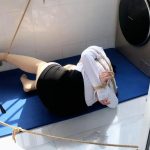 阳台上被折磨到嘤嘤叫的女生~~