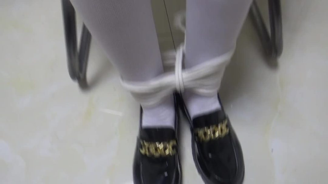 【琳媚】【沐沐】定拍枪战少女 jk妹的对决 炮火连天惊天动地的场面 媚儿中枪被绑 沐沐羞辱媚儿遭到反制-3