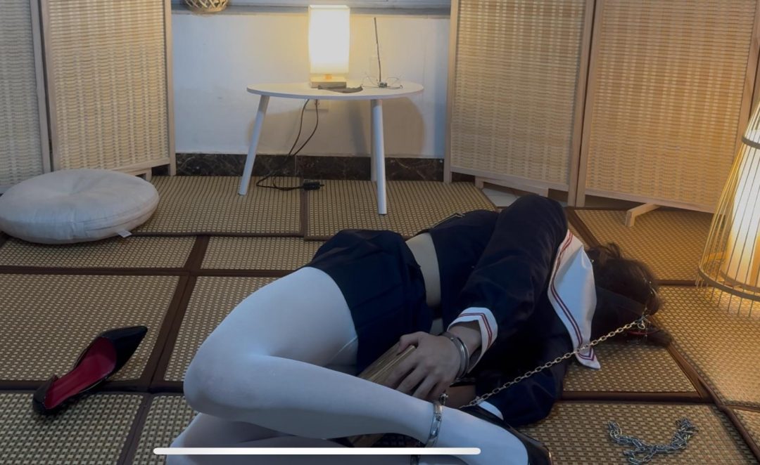 【柚里】全金属定时锁驷马自缚➕马具口球连脚强制抬头，这个姿势痛并爽着…-2