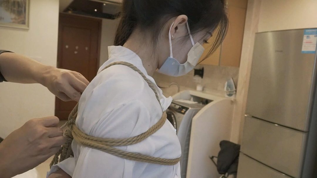 OL小思的紧缚实验 挑战篇下集 本集有丝袜全包哦-5