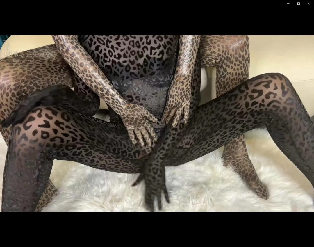 曦曦Stacey之双人系列与闺蜜一同穿上Zentai互相抚摸亲吻 这一刻变得如此美妙 带你一起沉浸式体验双人zentai的快乐-7
