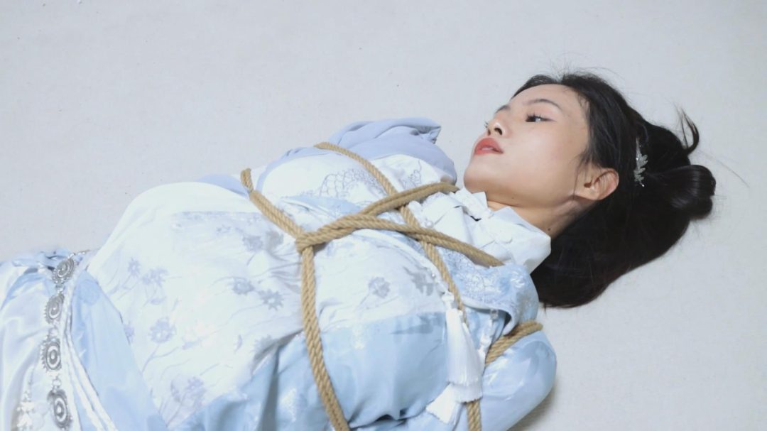 【得意客定拍】《次元三角·汐雪篇(中)》武功被废的昔日女侠,任人蹂躏无法反抗!-4 【得意客定拍】《次元三角·汐雪篇(中)》武功被废的昔日女侠,任人蹂躏无法反抗!-4