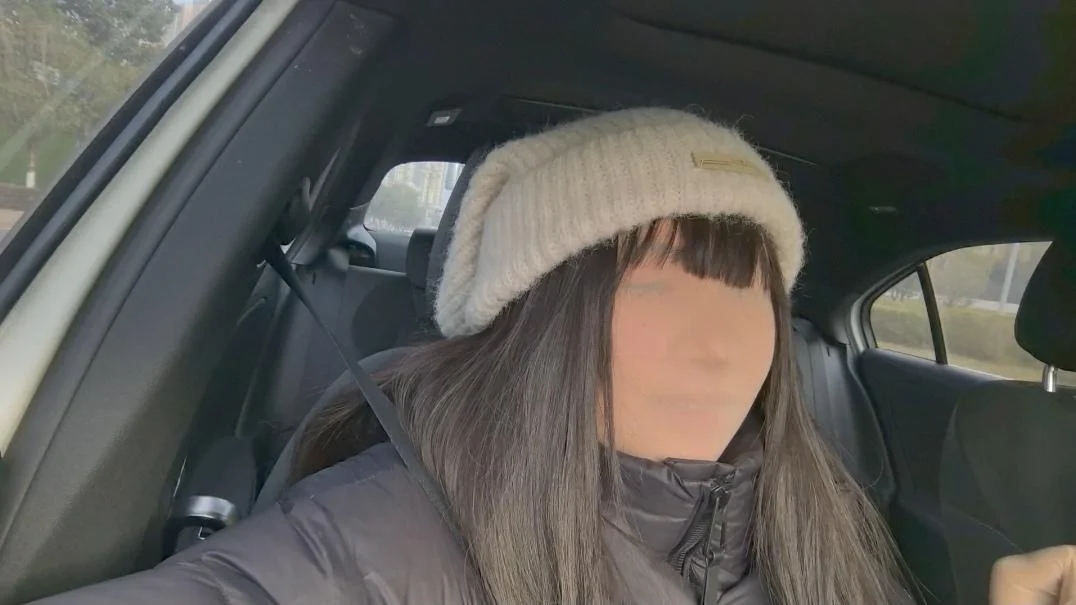 社交悍匪小晓腿部穿入ZENTAI跳广场舞 商店购物 买气球 可能确实是我胆儿小…她冲下车去跳舞那一刻我人都麻了-8