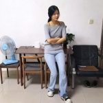 小蛇. 被投资诈骗的人欺骗，被迫参加爬行游戏的少女。((上编))
