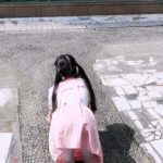 萌妹子双马尾白丝户外弄脏