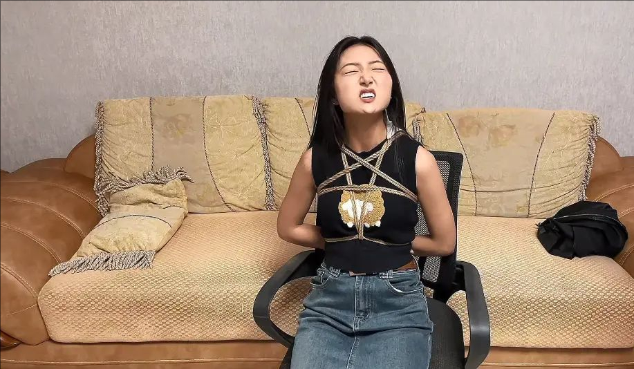 绳艺访谈 长得越漂亮越骚 变态提问，变态回答 在金钱诱惑下她如此龌龊 肮脏变态-2