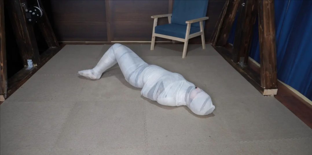 小欣紧缚之后绷带全包木乃伊-2